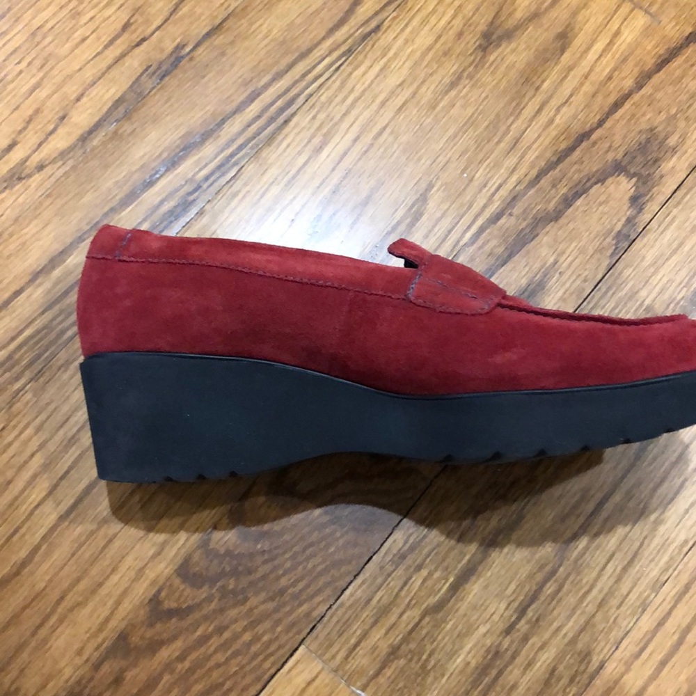 Shoe - Picture 2 of 2